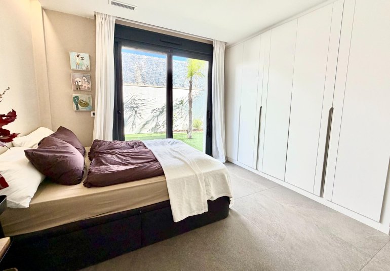 Reventa - Villa -
San Miguel de Salinas - Bellavista