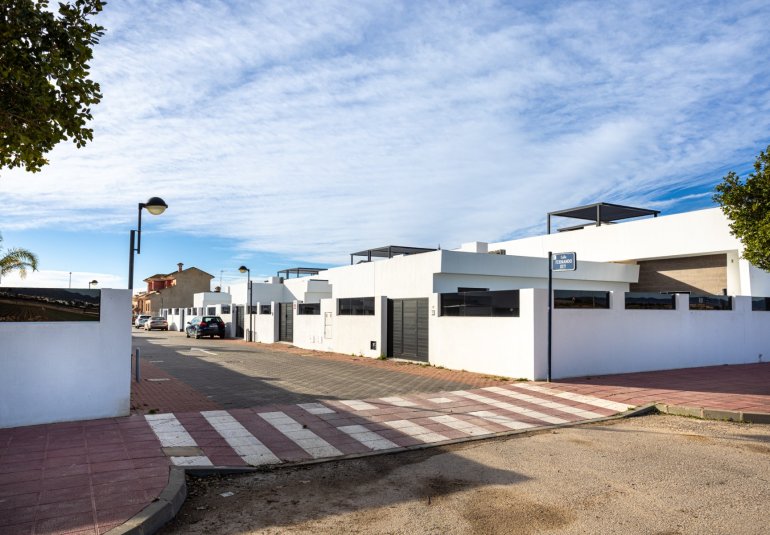 Reventa - Villa -
Torre Pacheco - Roldán