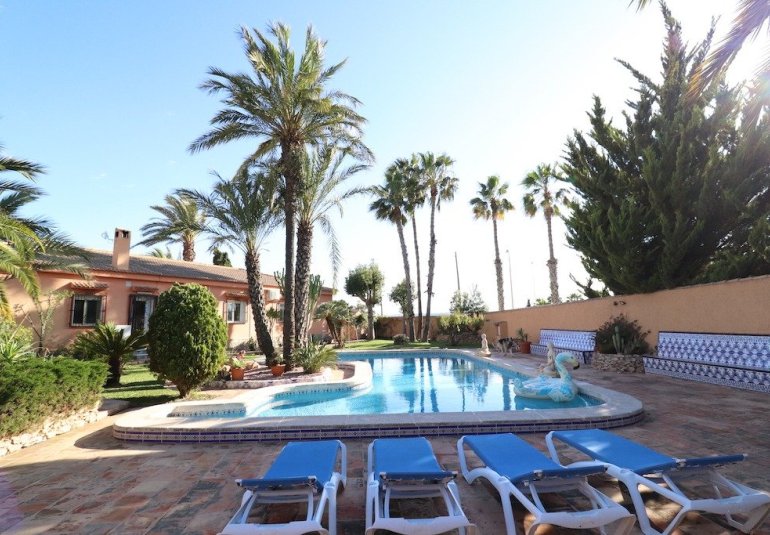 Reventa - Villa -
Torrevieja - El Chaparral