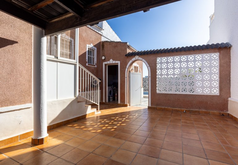 Reventa - Villa -
Torrevieja - Urbanización San Luis