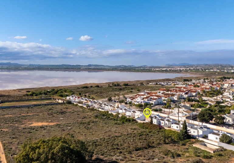 Reventa - Villa -
Torrevieja - Urbanización San Luis