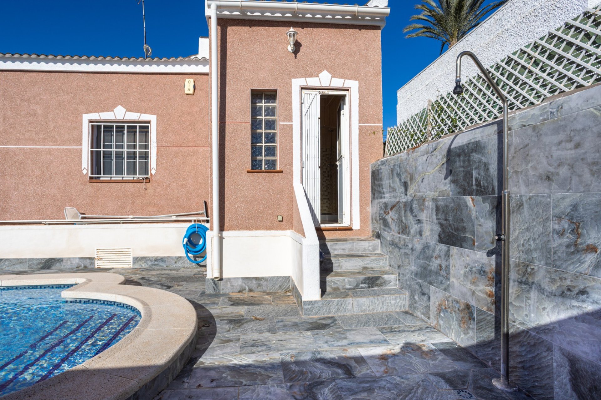 Reventa - Villa -
Torrevieja - Urbanización San Luis