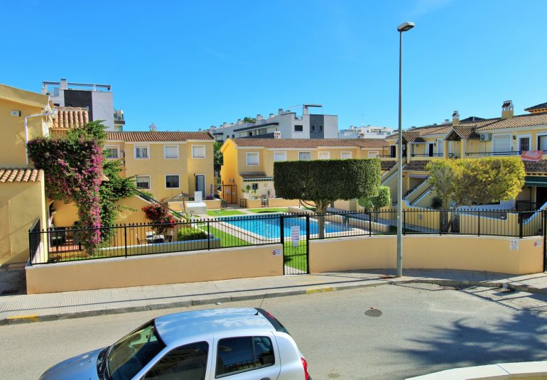 Revente - Apartment -
Villamartin