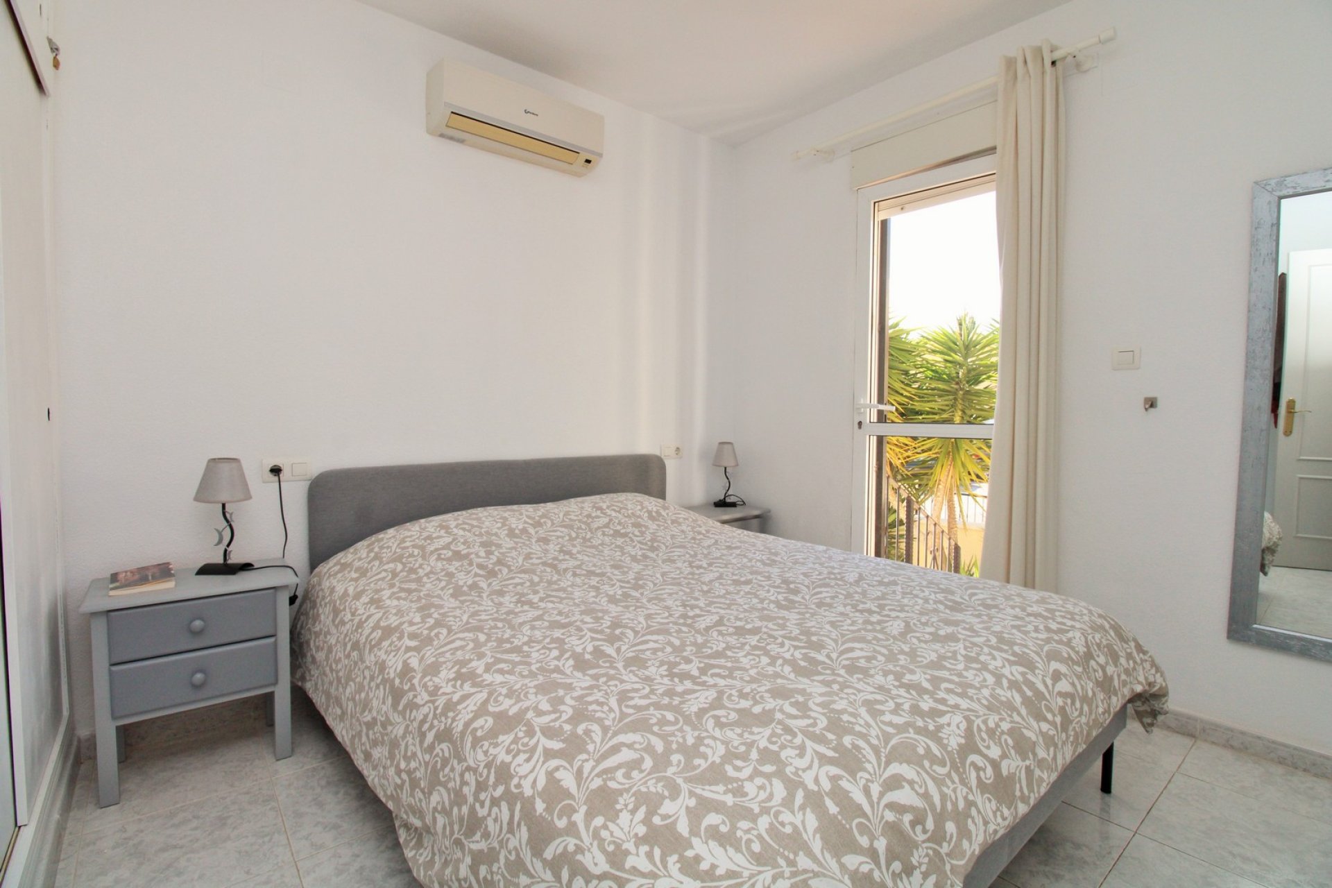 Revente - Apartment -
Villamartin