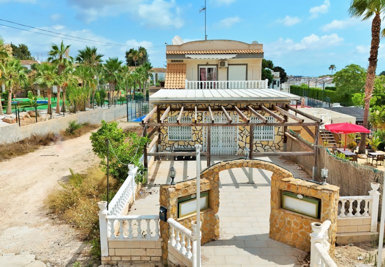 Revente - Commercial -
Villamartin