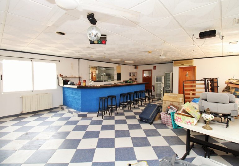 Revente - Commercial -
Villamartin