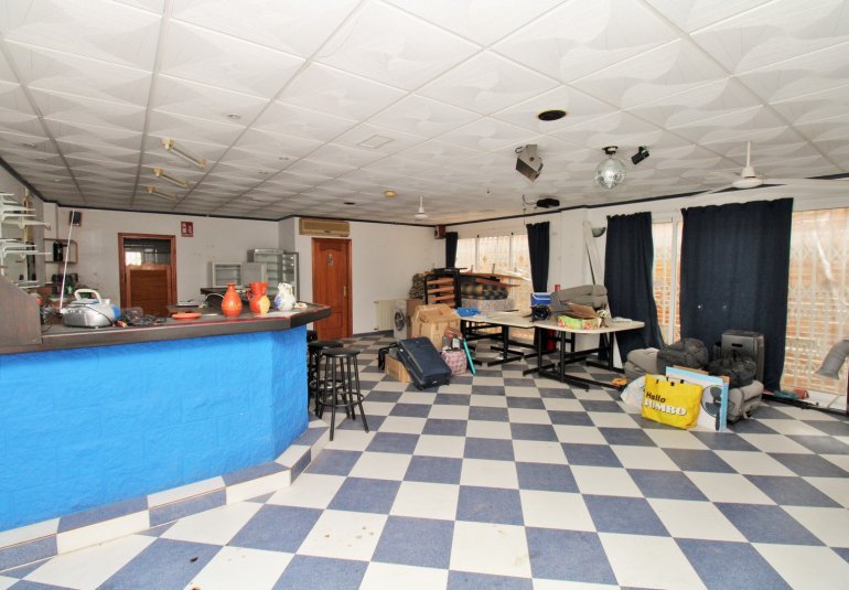 Revente - Commercial -
Villamartin