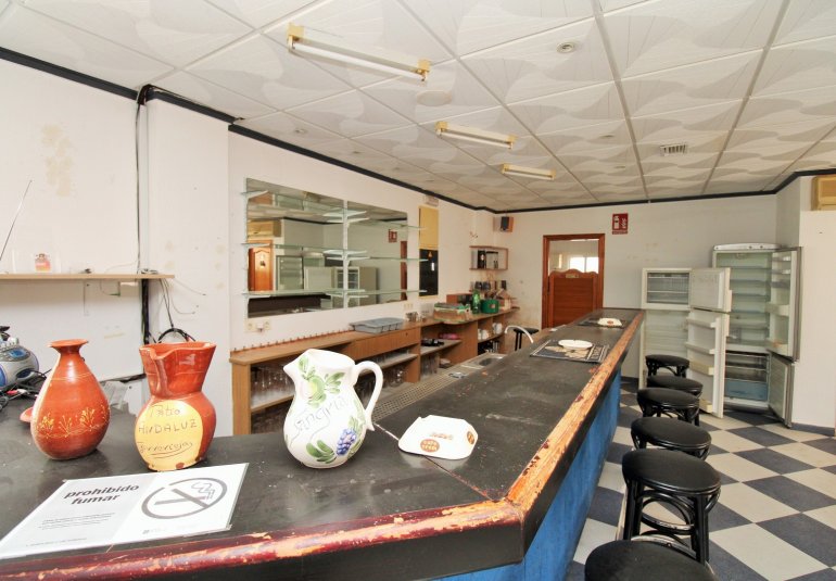 Revente - Commercial -
Villamartin