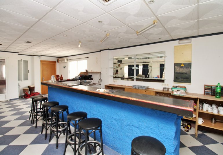 Revente - Commercial -
Villamartin