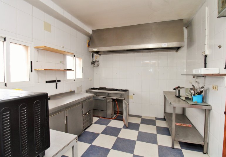 Revente - Commercial -
Villamartin