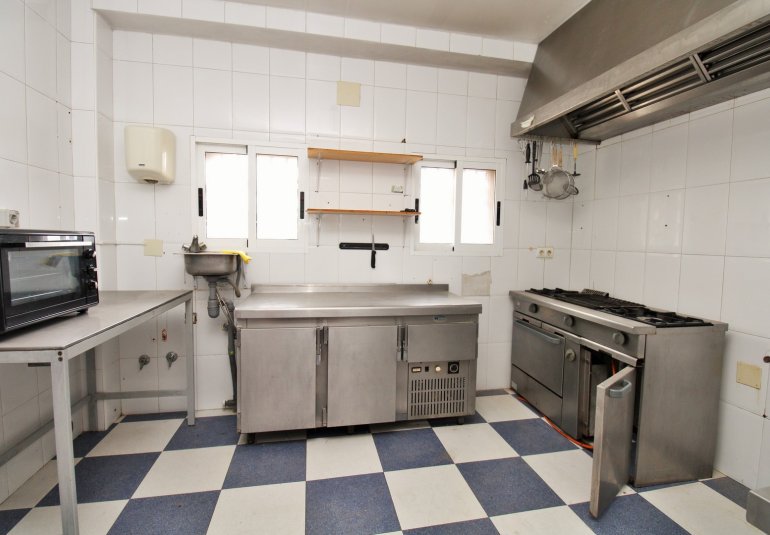 Revente - Commercial -
Villamartin