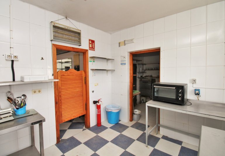 Revente - Commercial -
Villamartin