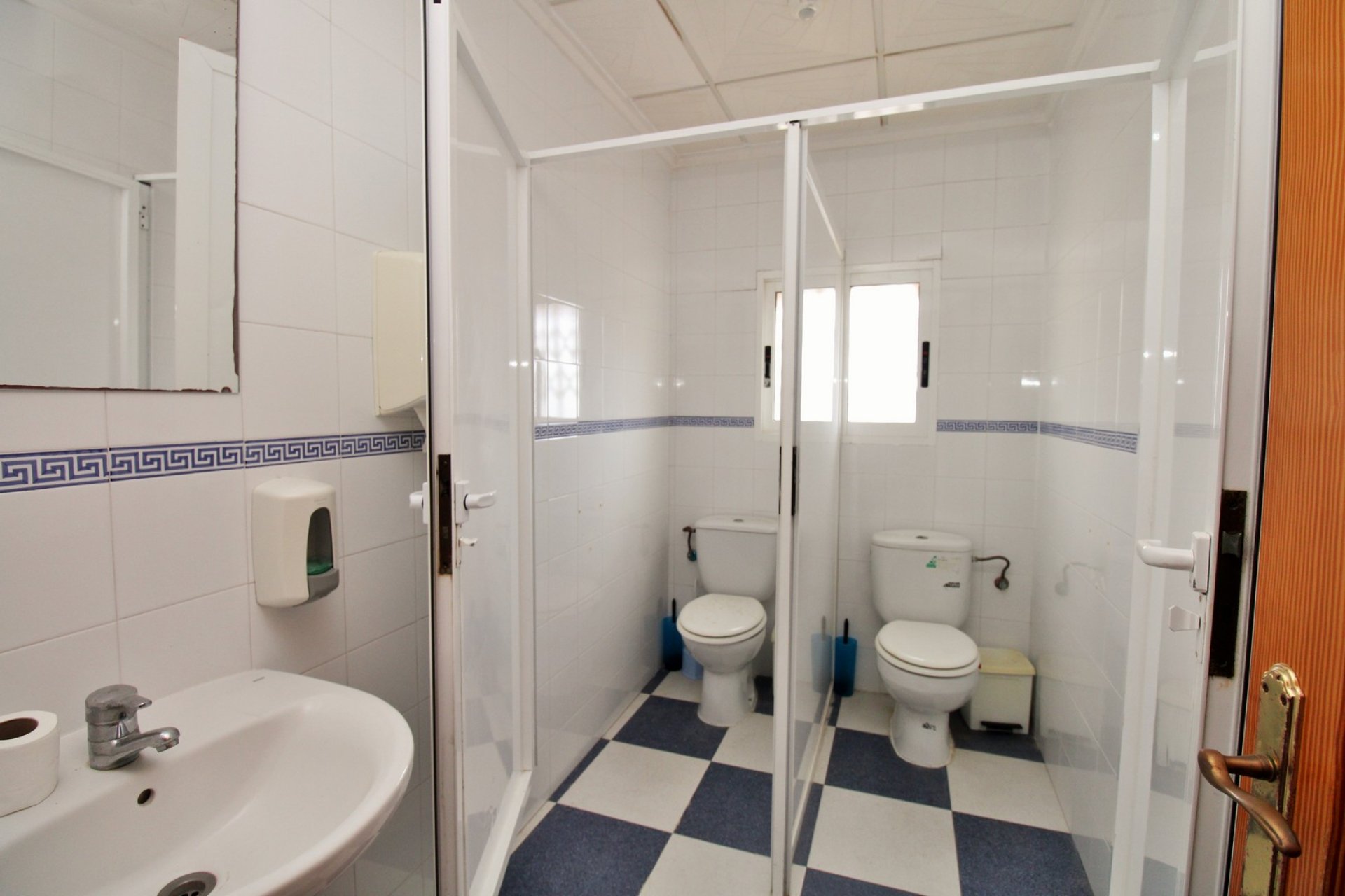 Revente - Commercial -
Villamartin