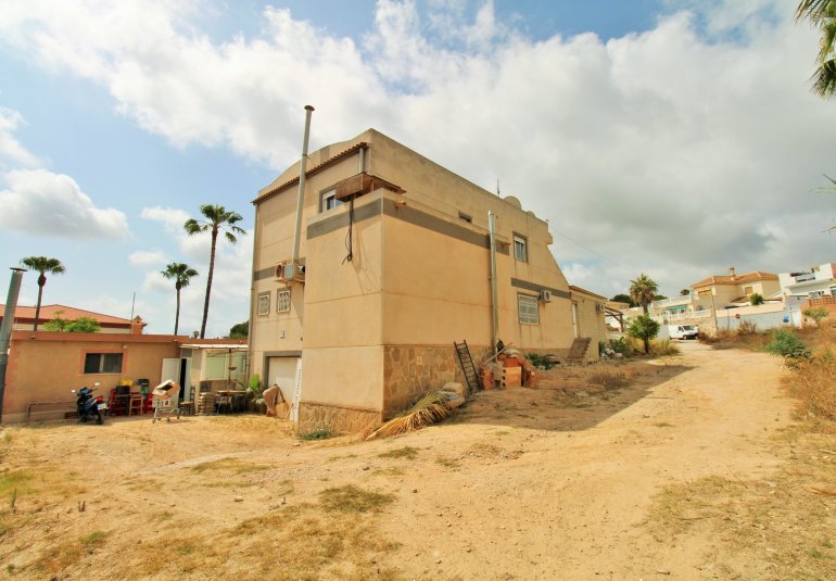 Revente - Commercial -
Villamartin