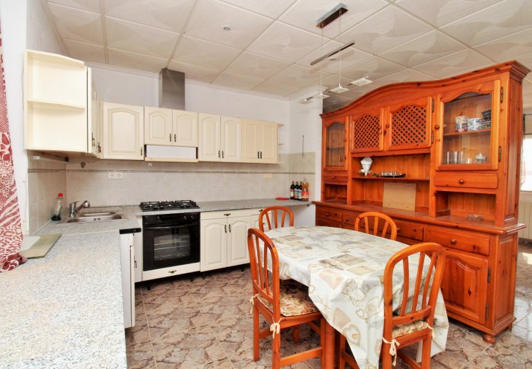 Revente - Commercial -
Villamartin