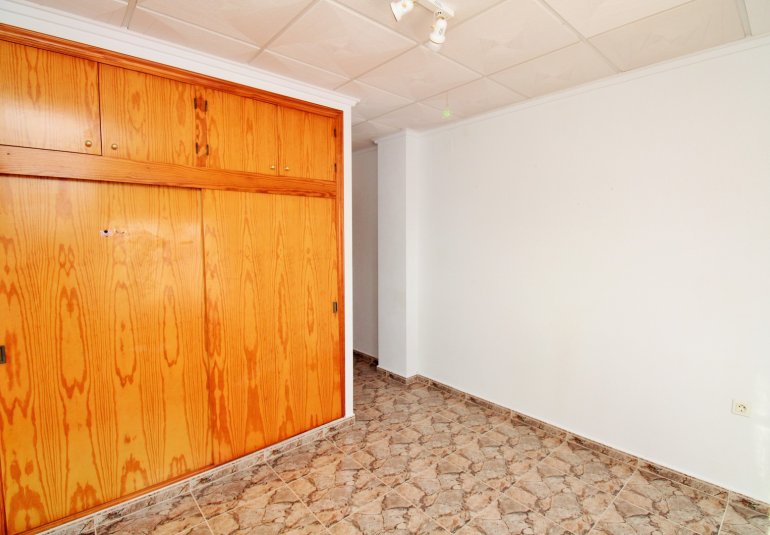 Revente - Commercial -
Villamartin