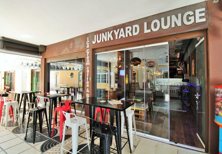 Revente - Commercial -
Villamartin