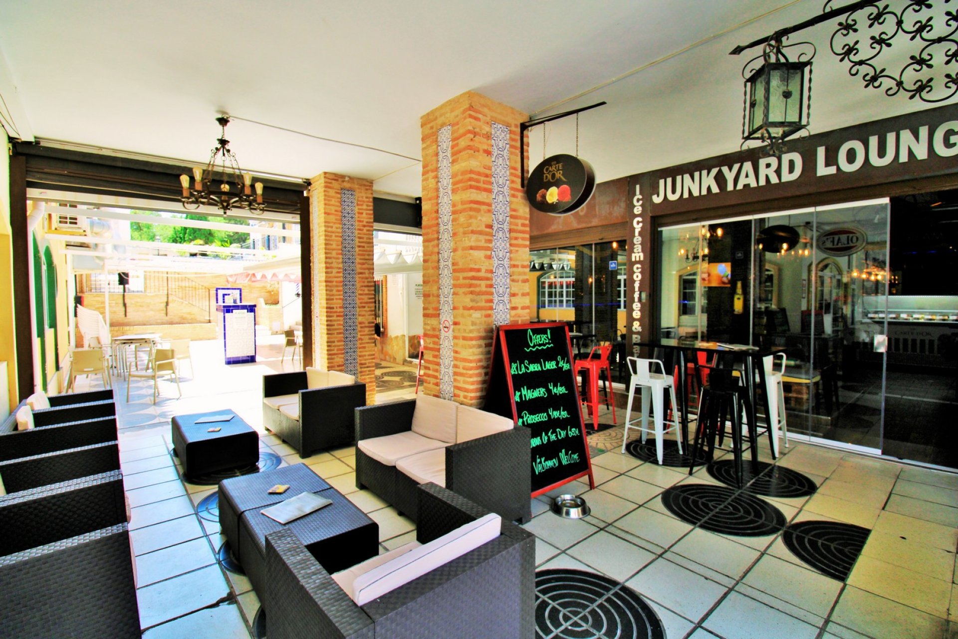 Revente - Commercial -
Villamartin