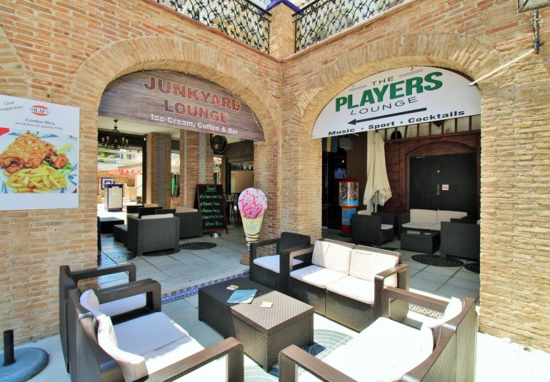 Revente - Commercial -
Villamartin