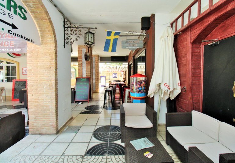 Revente - Commercial -
Villamartin