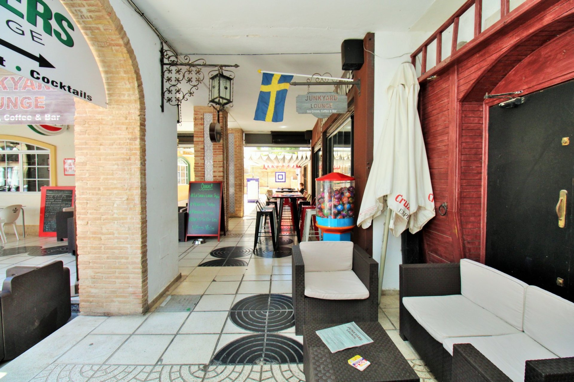 Revente - Commercial -
Villamartin