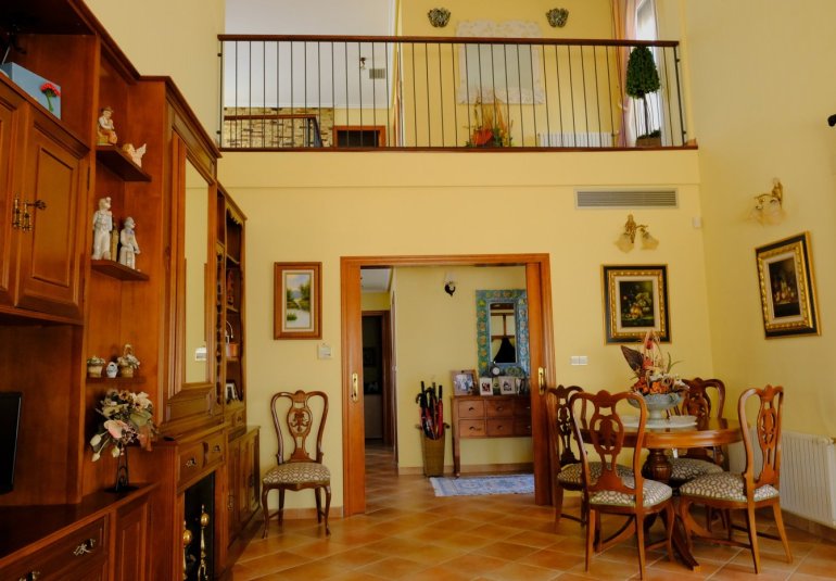 Revente - Finca -
Orihuela