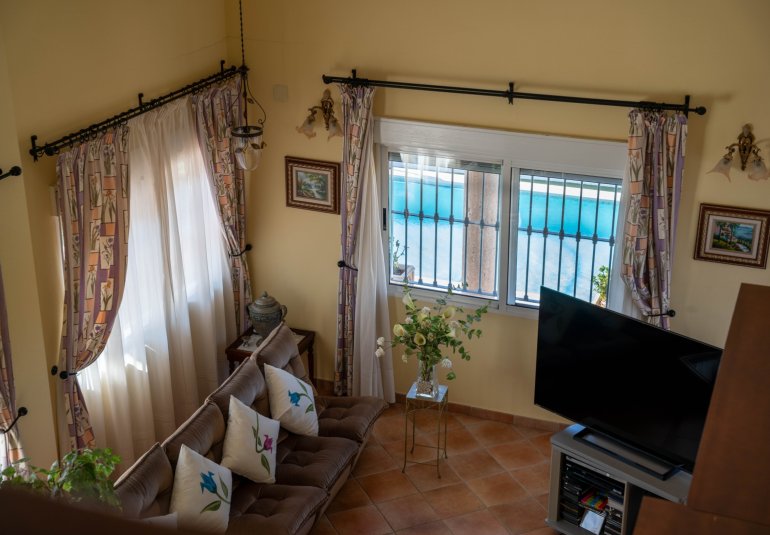 Revente - Finca -
Orihuela