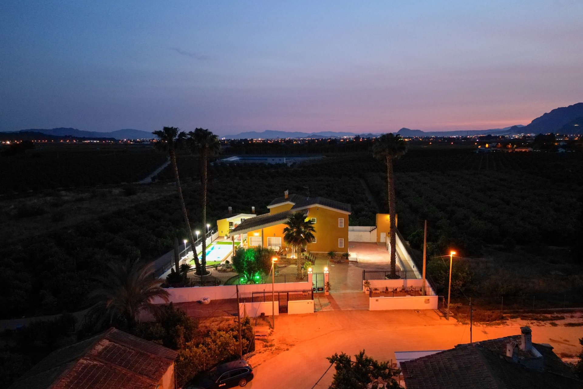 Revente - Finca -
Orihuela