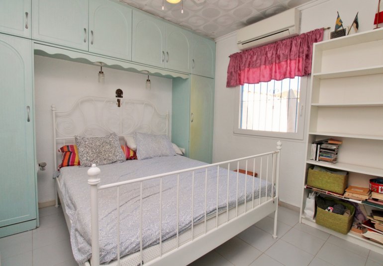 Revente - Villa -
Torrevieja - El Chaparral