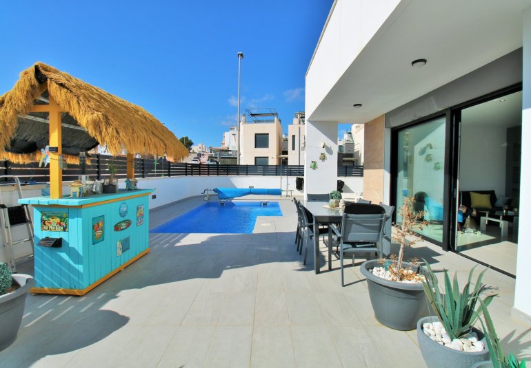 Revente - Villa -
Villamartin