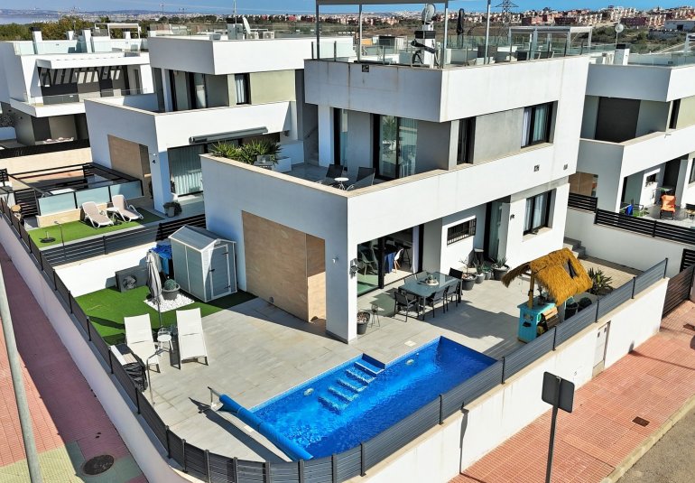 Revente - Villa -
Villamartin