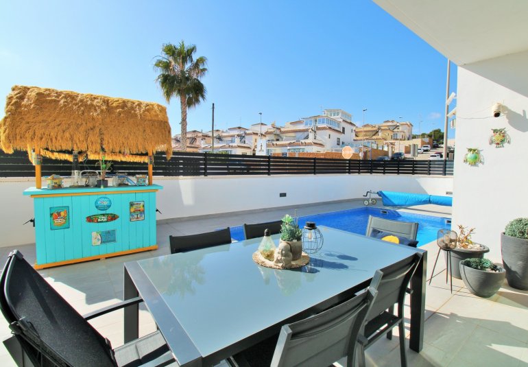 Revente - Villa -
Villamartin