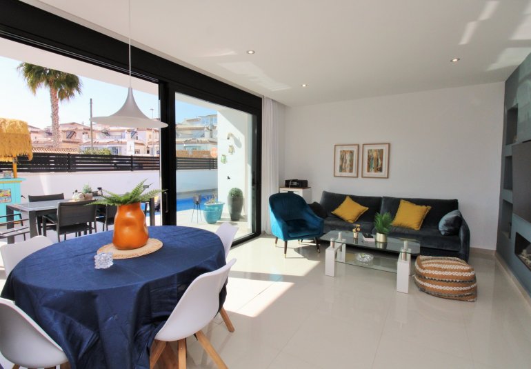 Revente - Villa -
Villamartin