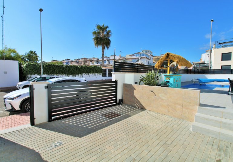 Revente - Villa -
Villamartin