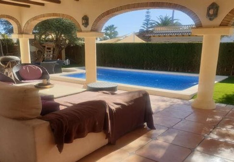 Verhuur Korte Termijn - Villa -
Cabo Roig