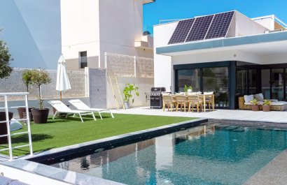 Villa - Reventa - San Miguel de Salinas -
                San Miguel de Salinas